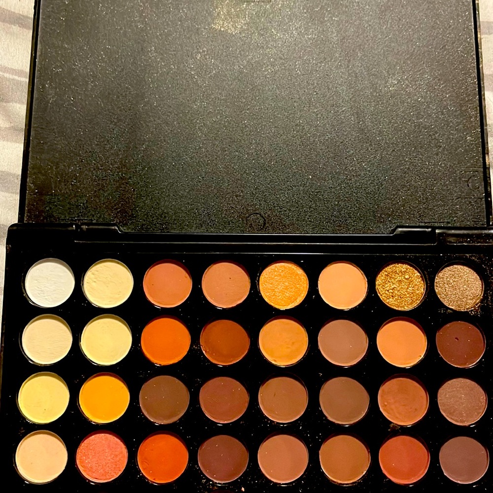 Nude Eyeshadow Palette